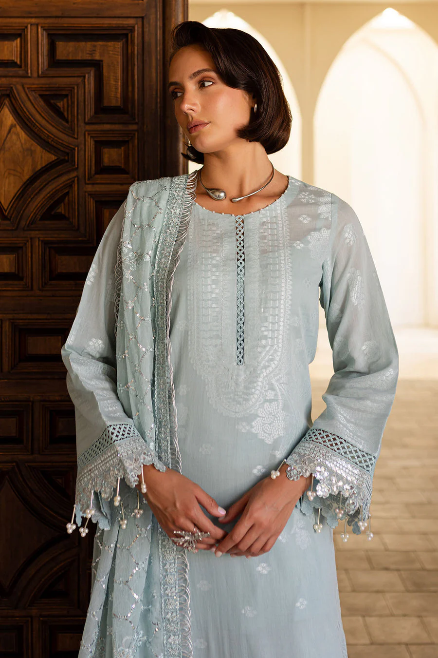 EMBROIDERED JACQUARD LAWN - Image 4