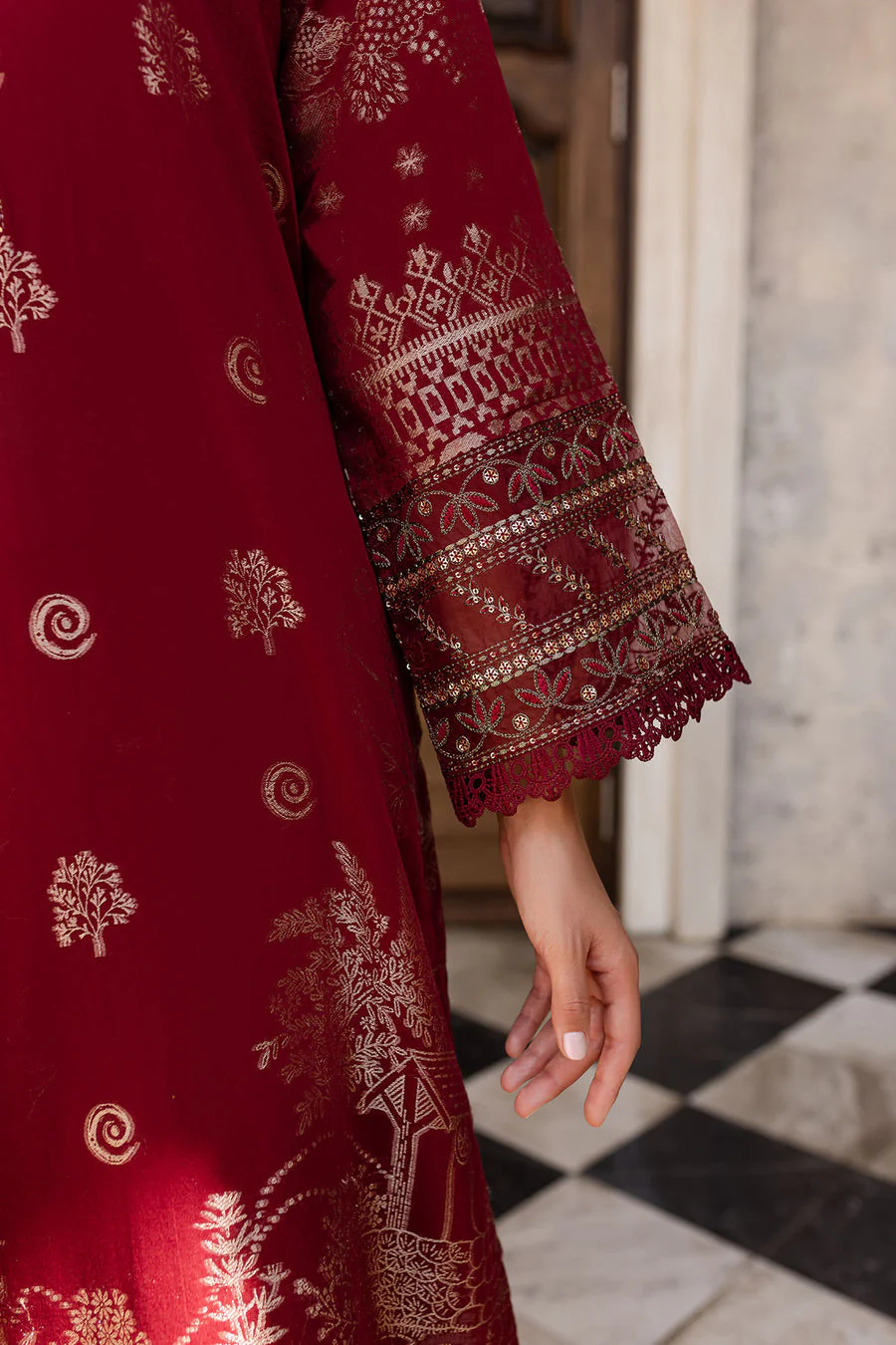 EMBROIDERED JACQUARD LAWN - Image 5