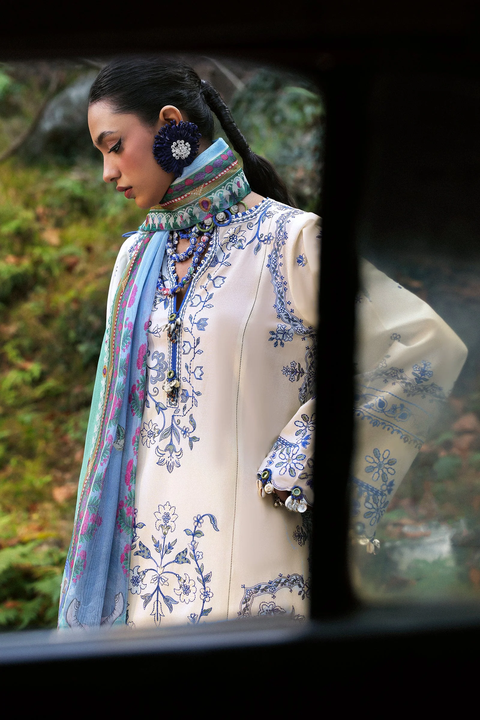 Embroidered Lawn - Image 4