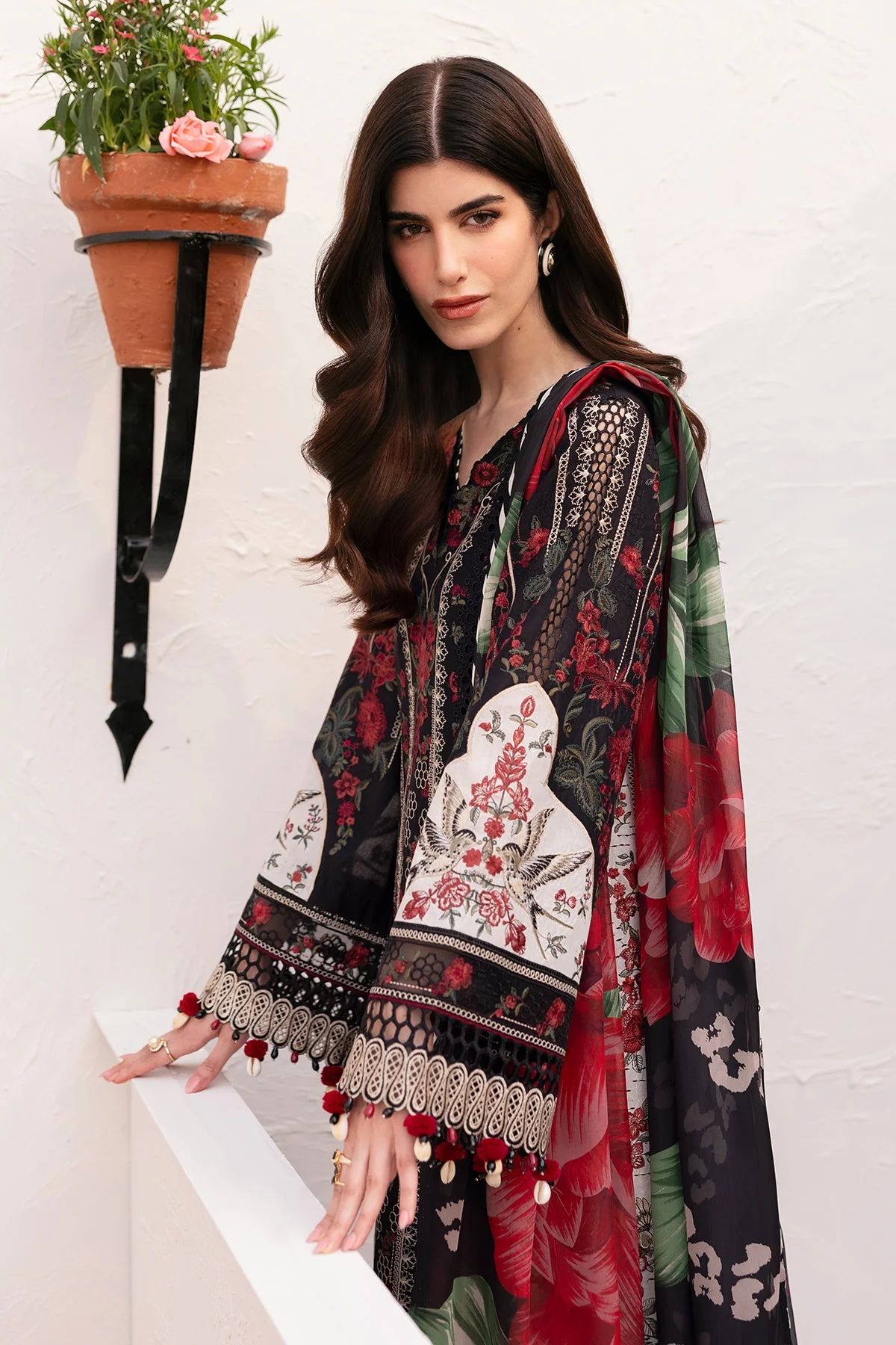 EMBROIDERED LAWN - Image 3