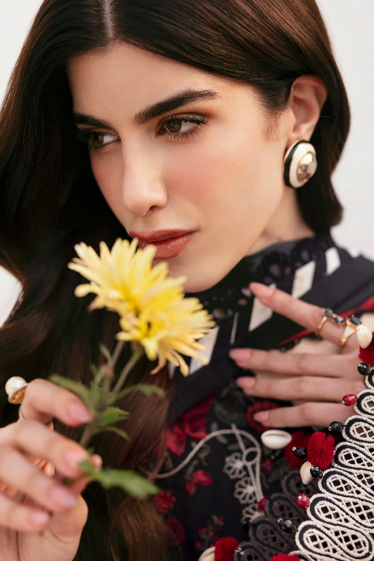 EMBROIDERED LAWN - Image 4