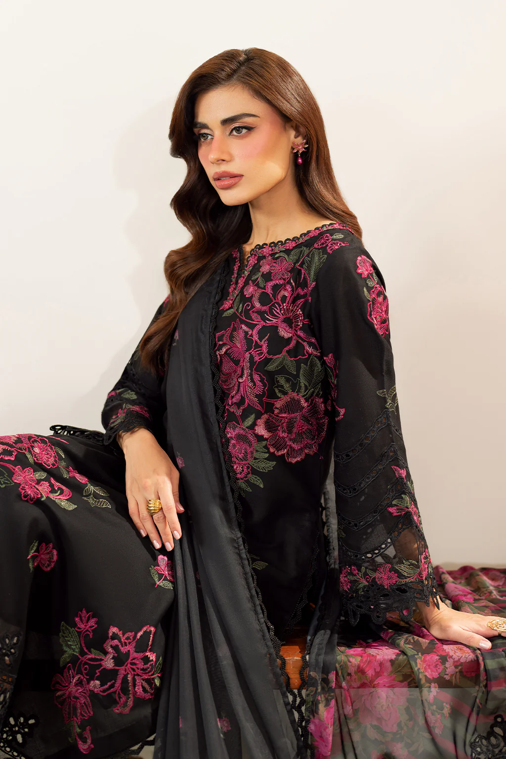 Embroidered Lawn - Image 7