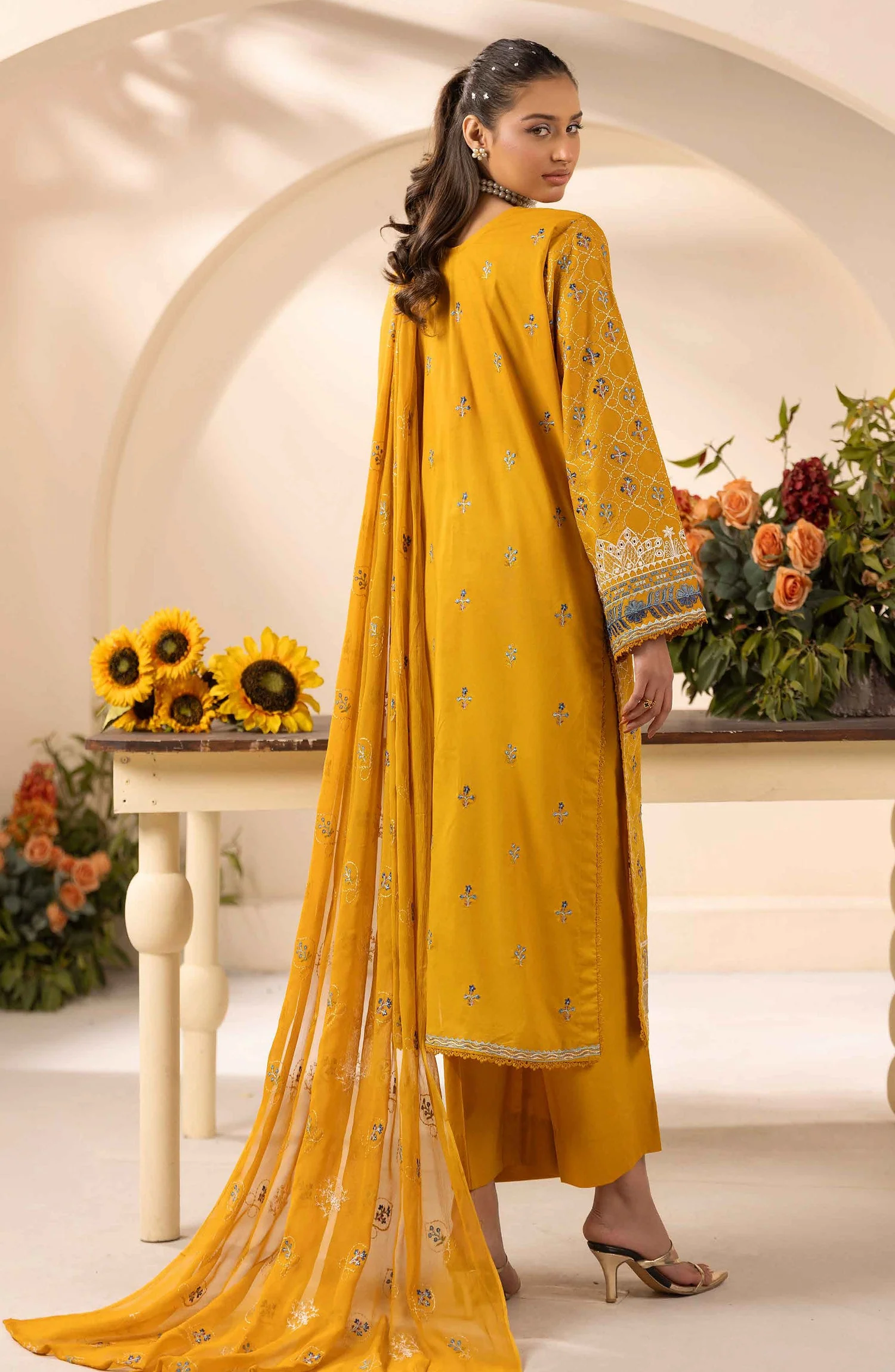 Embroidered Lawn Unstitched 3 Piece Suit - Image 2