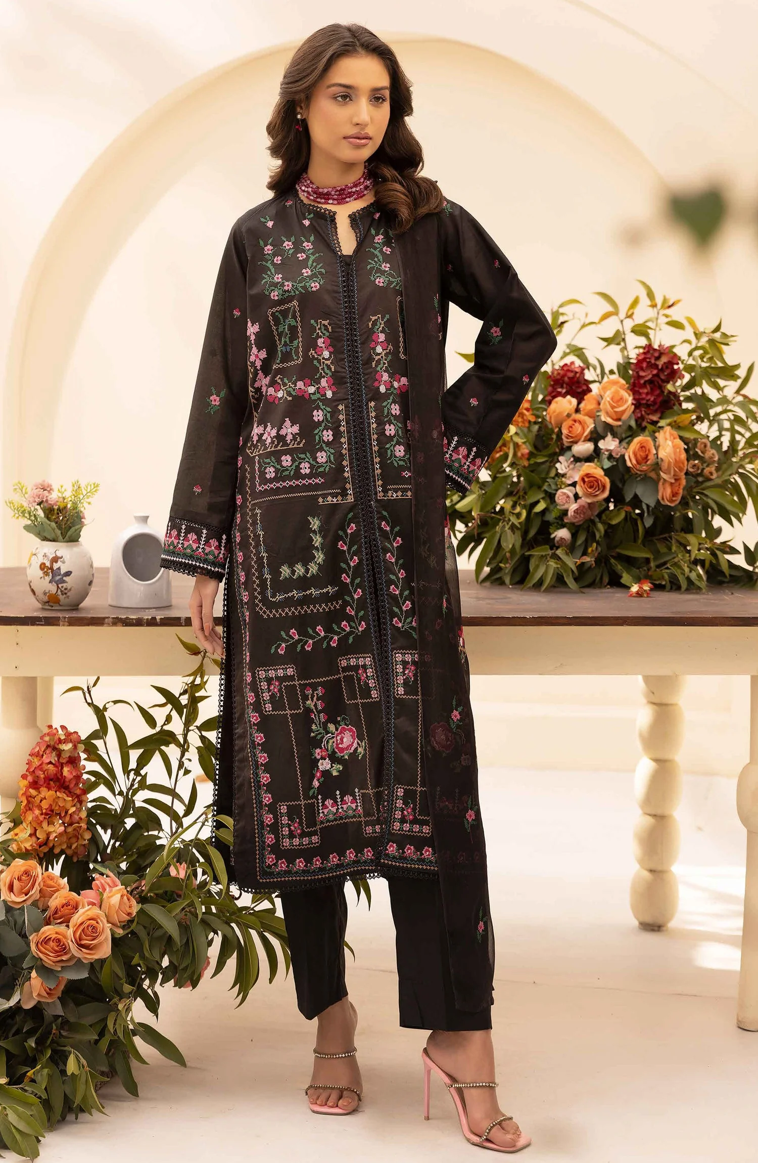 Embroidered Lawn Unstitched 3 Piece Suit