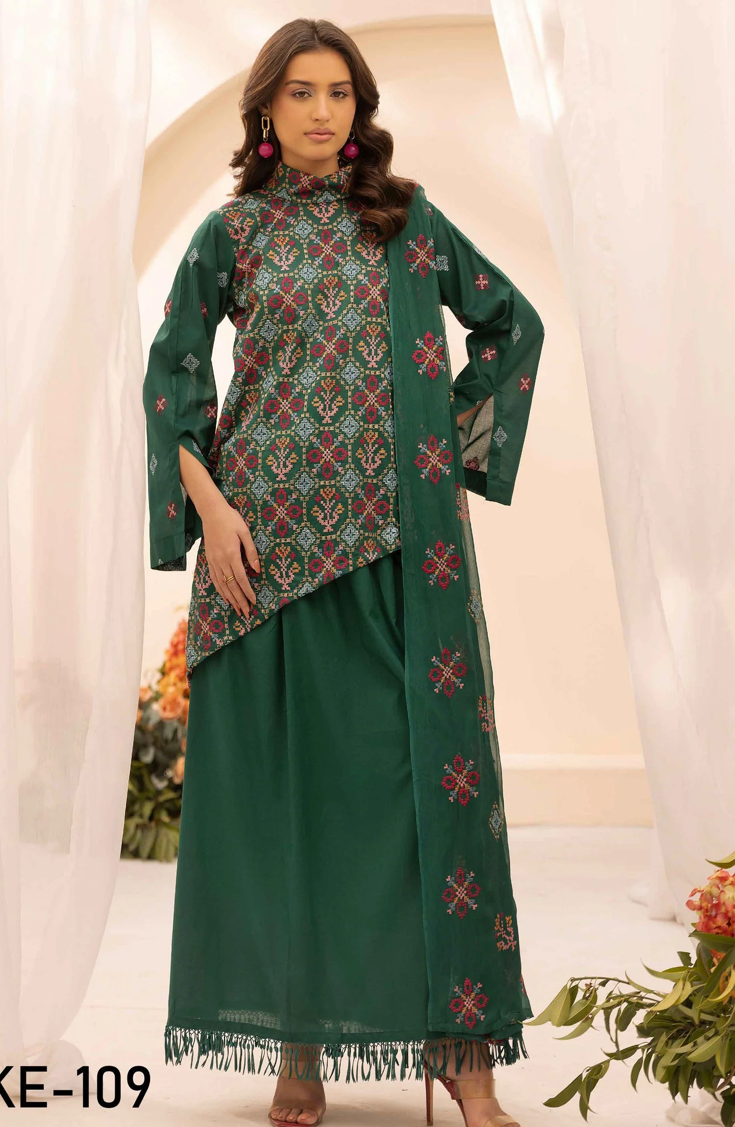 Embroidered Lawn Unstitched 3 Piece Suit