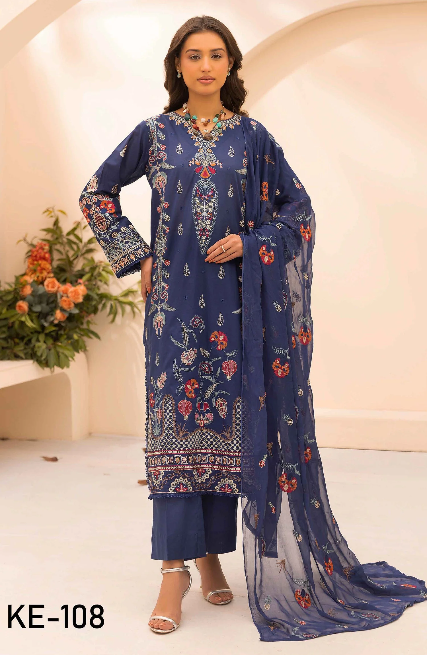 Embroidered Lawn Unstitched 3 Piece Suit - Image 3