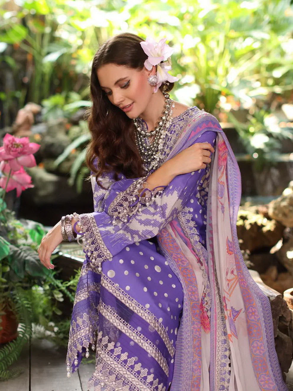 Embroidered Lawn Unstitched 3Pc Suit - Image 3