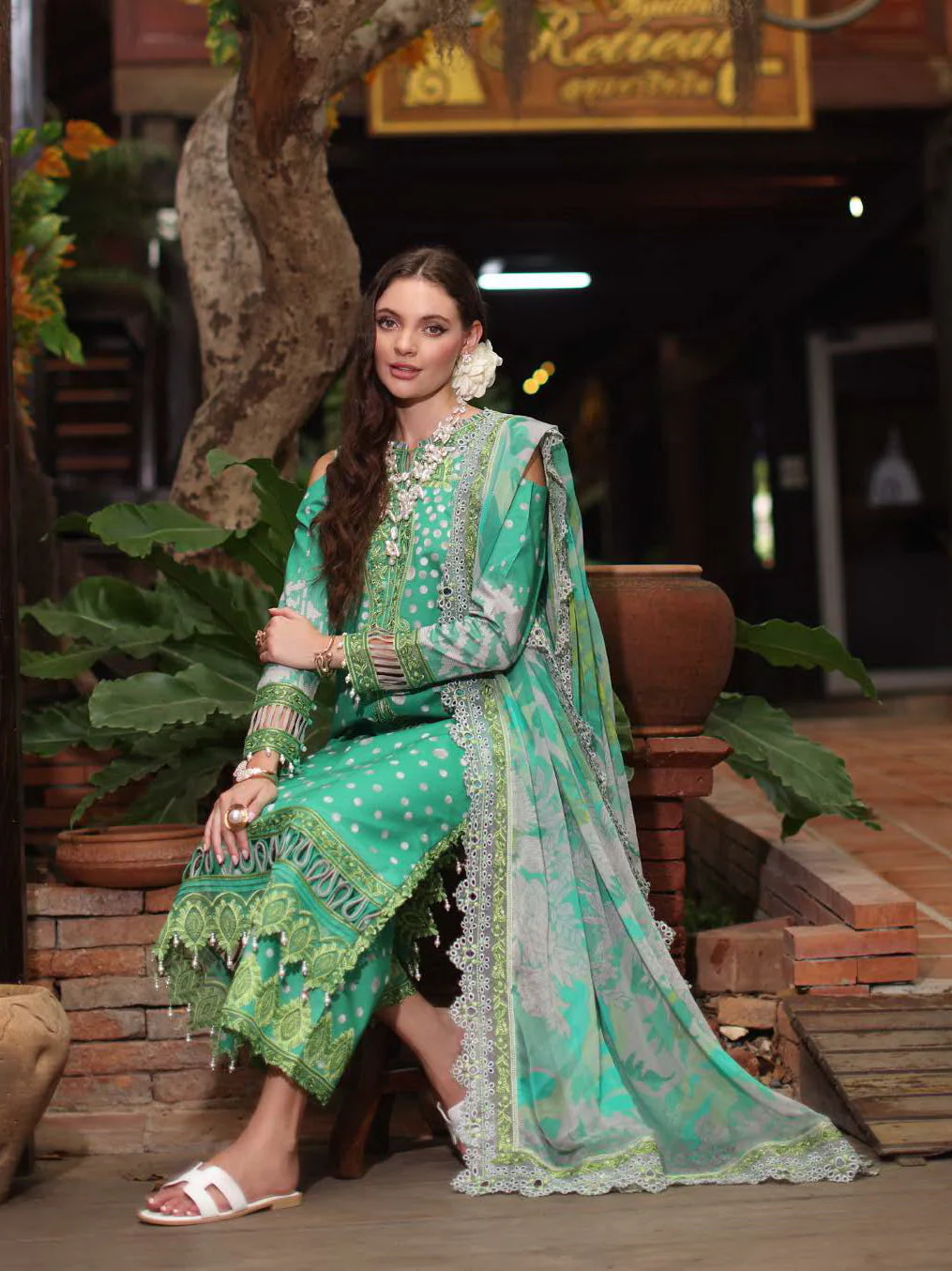 Embroidered Lawn Unstitched 3Pc Suit - Image 3