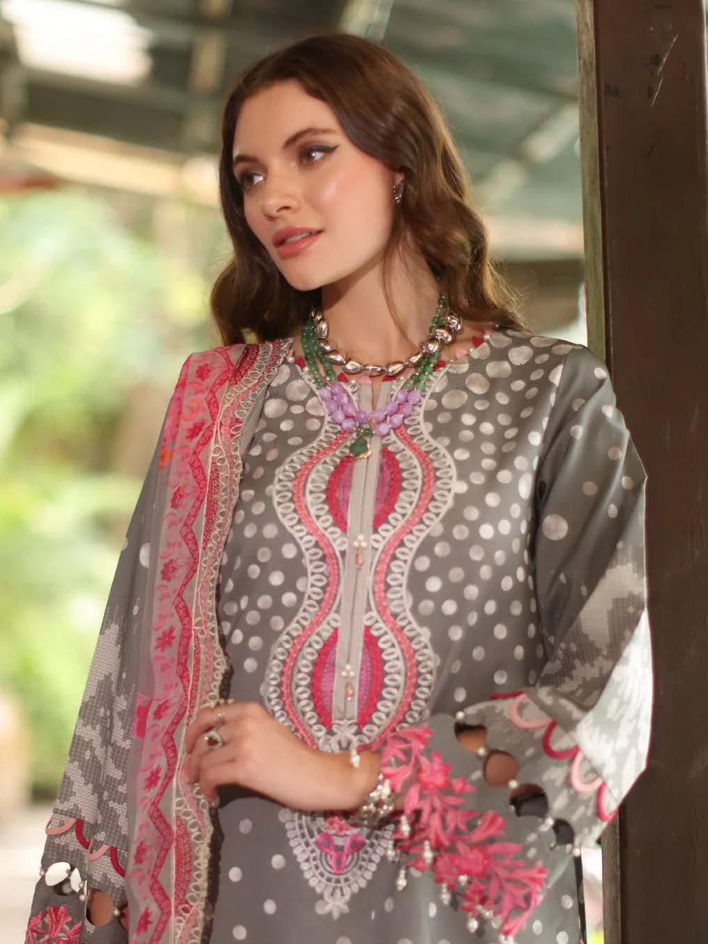 Embroidered Lawn Unstitched 3Pc Suit - Image 4