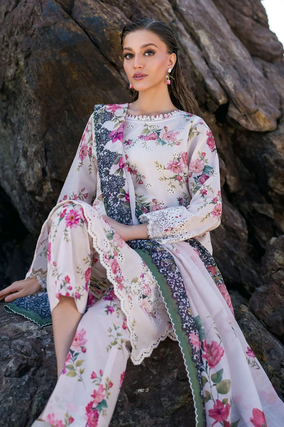EMBROIDERED PRINTED LAWN - Image 4