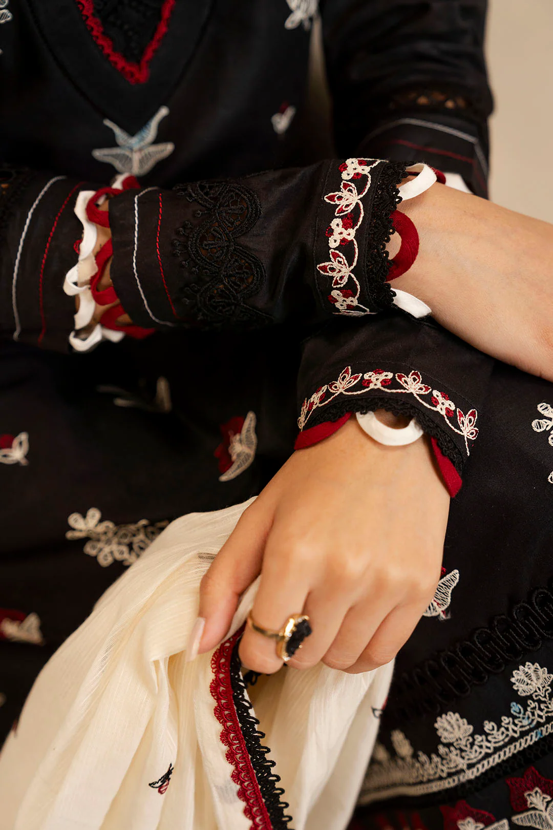 Embroidered Shirt Shalwar Dupatta - Image 4