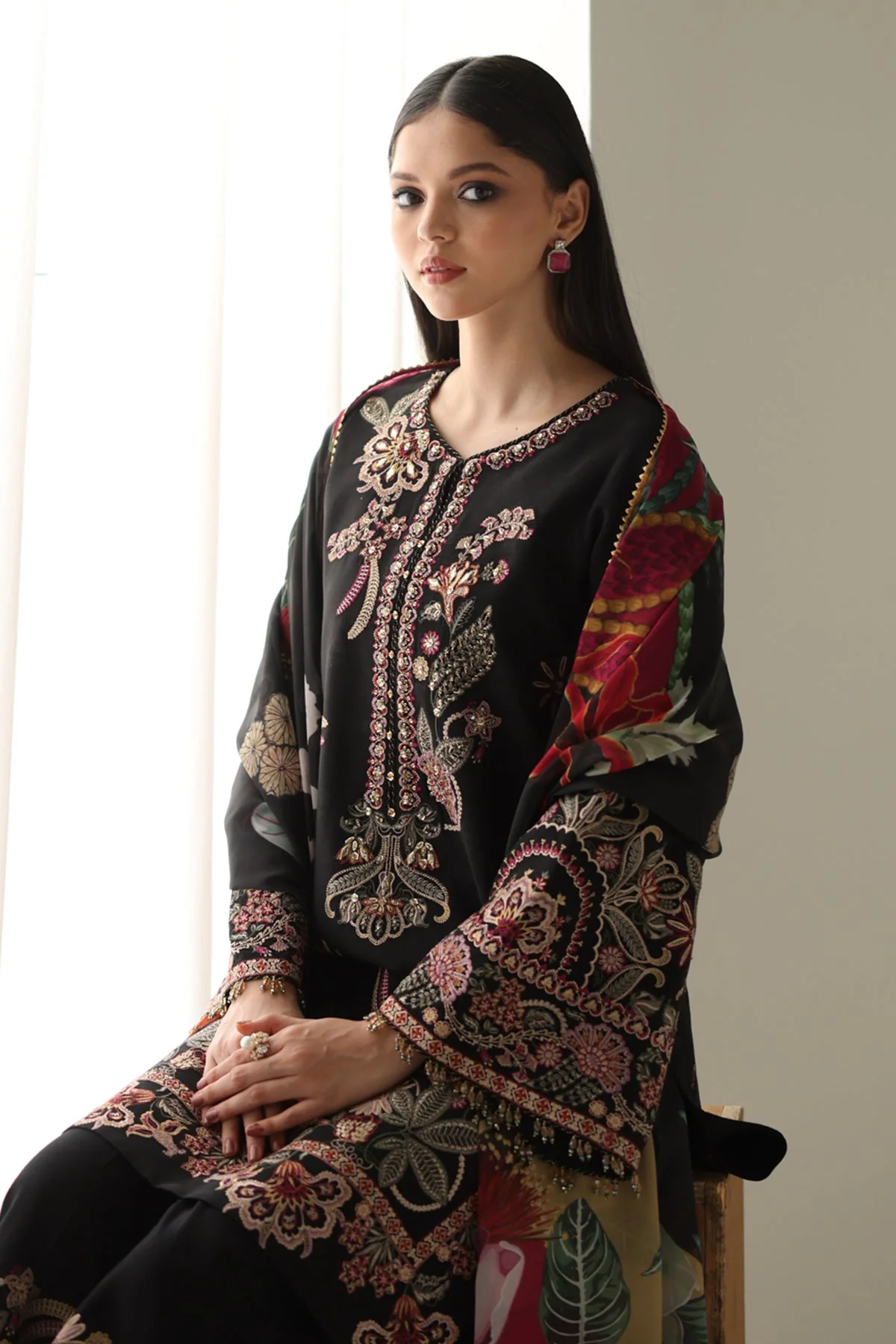 EMBROIDERED SILK - Image 4