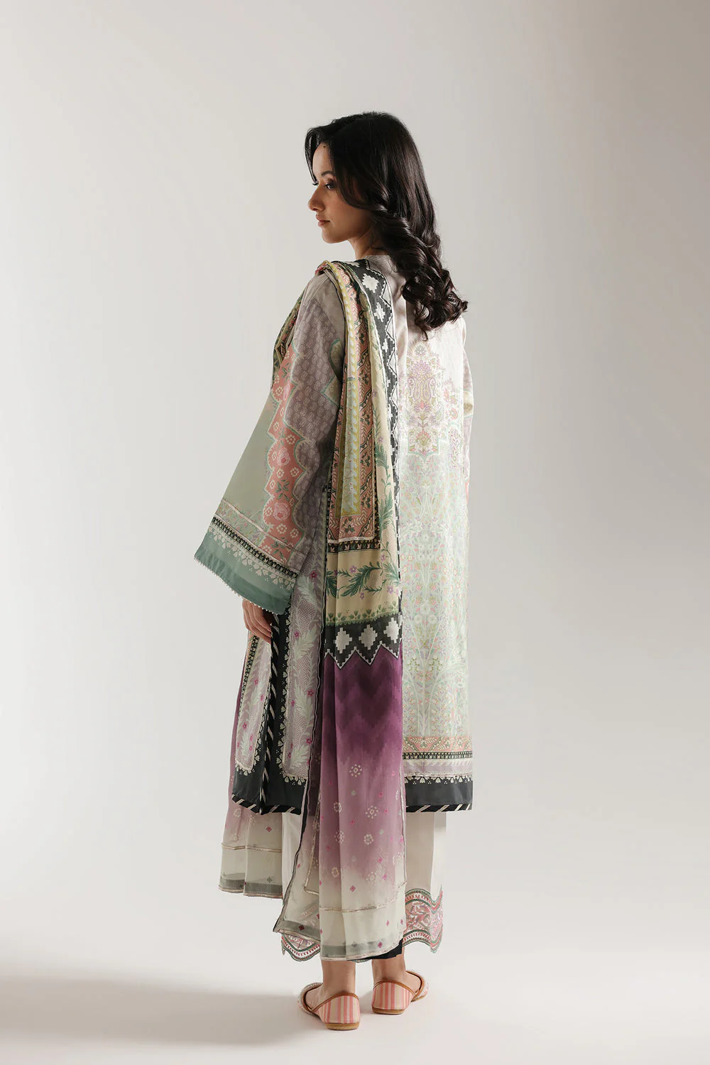EMBROIDERED SUIT - Image 2