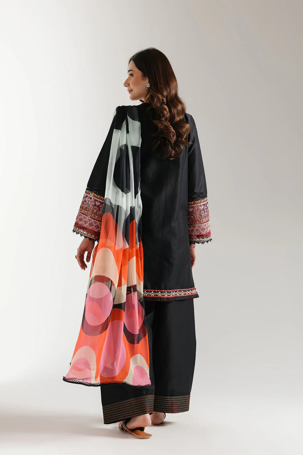 EMBROIDERED SUIT - Image 2