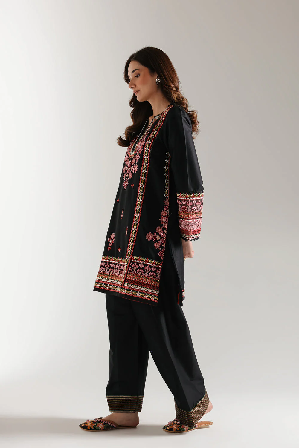 EMBROIDERED SUIT - Image 4