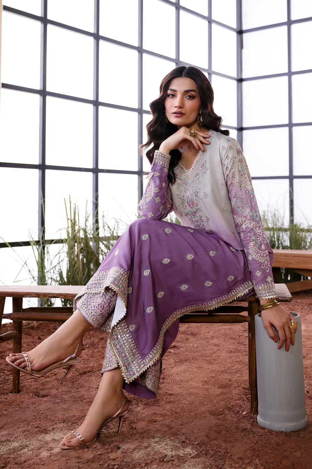 EMBROIDERED SUIT - Image 3