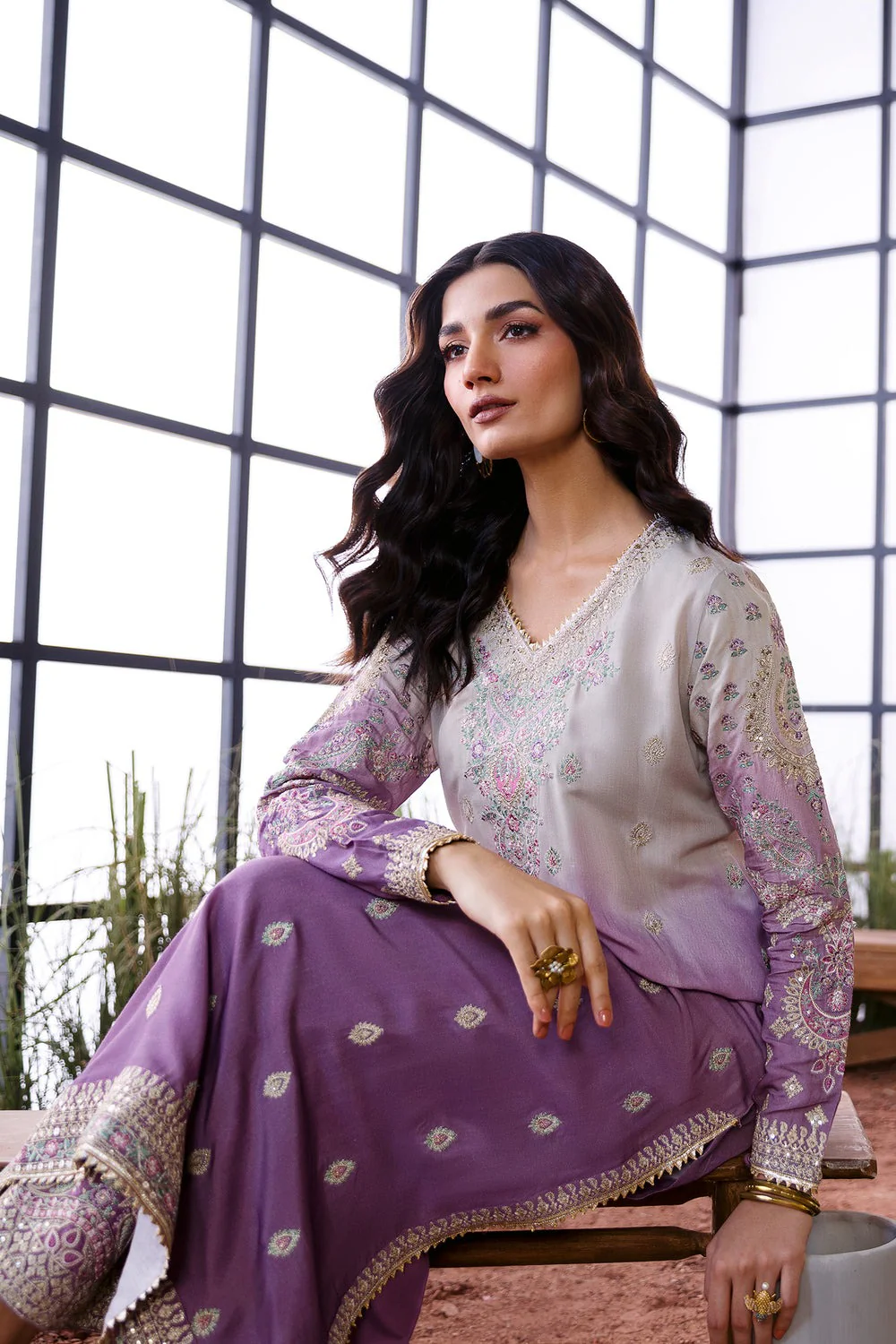 EMBROIDERED SUIT - Image 4