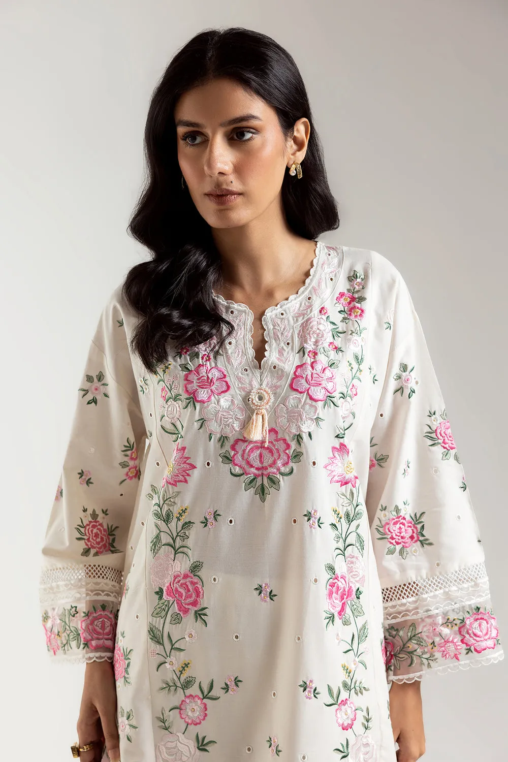 EMBROIDERED SUIT - Image 4