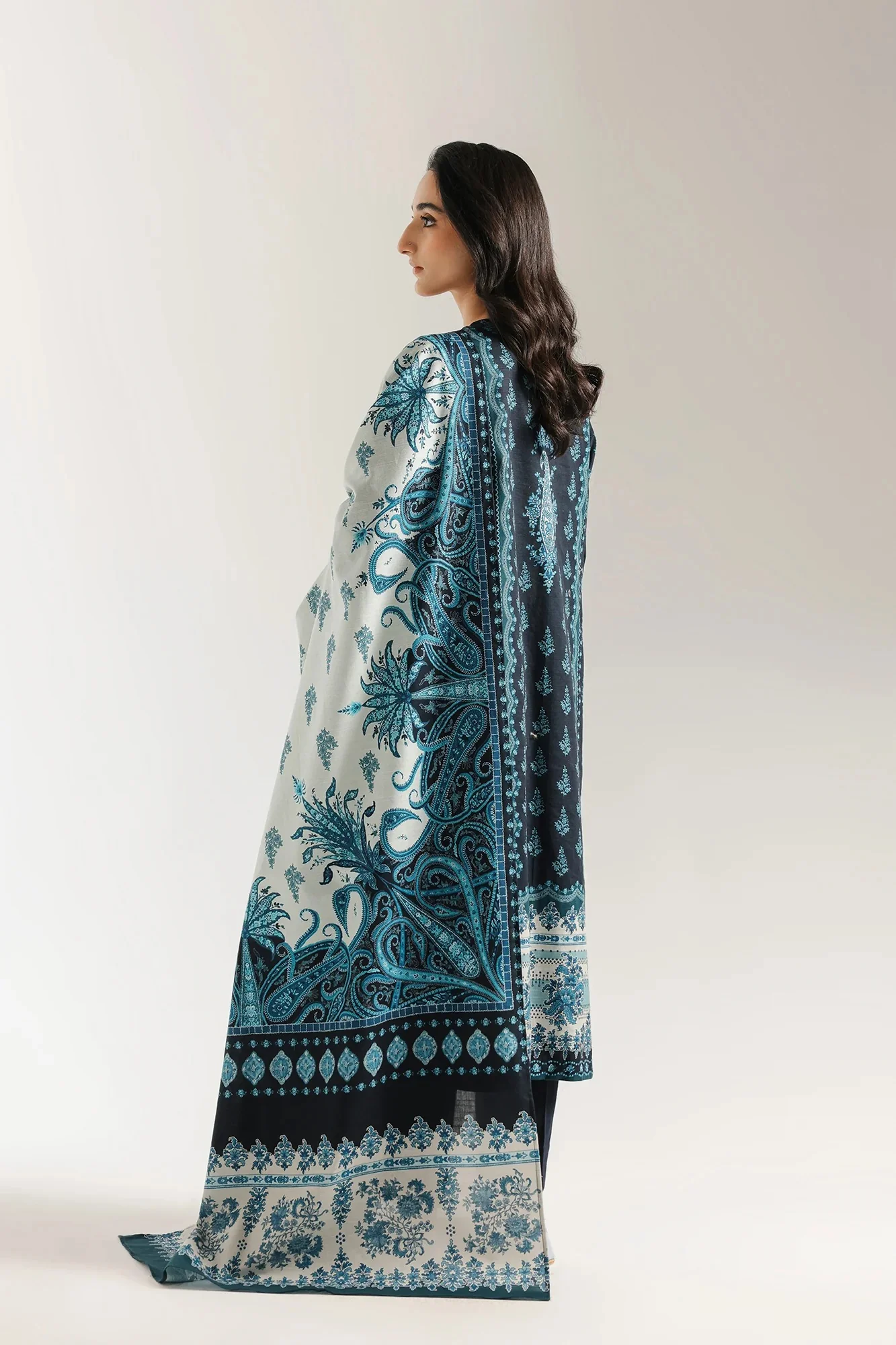 EMBROIDERED SUIT - Image 2
