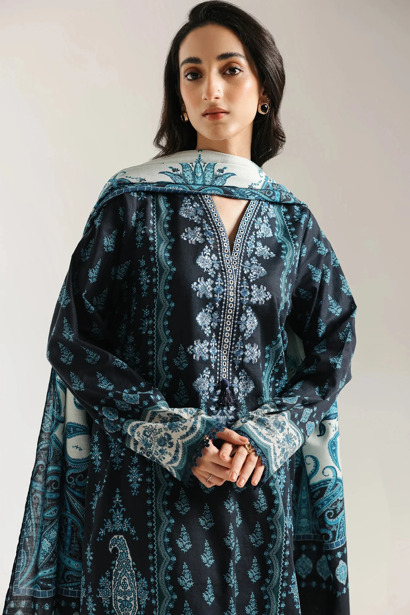 EMBROIDERED SUIT - Image 5
