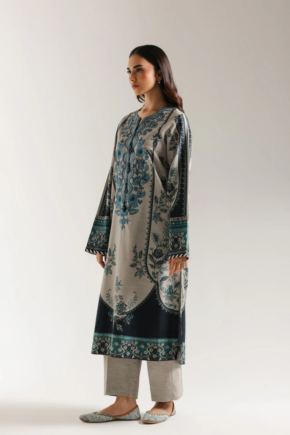 EMBROIDERED SUIT - Image 2
