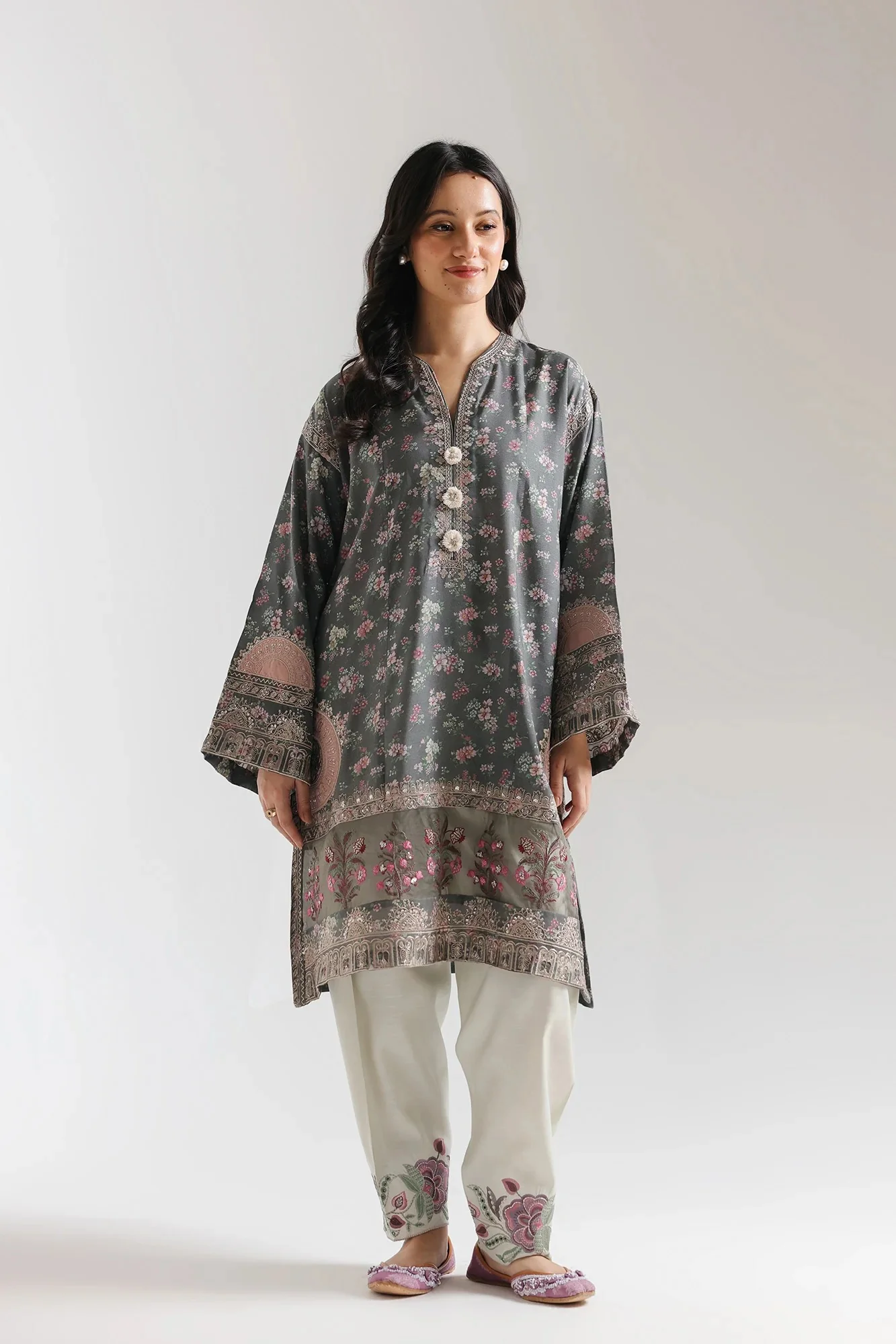 EMBROIDERED SUIT
