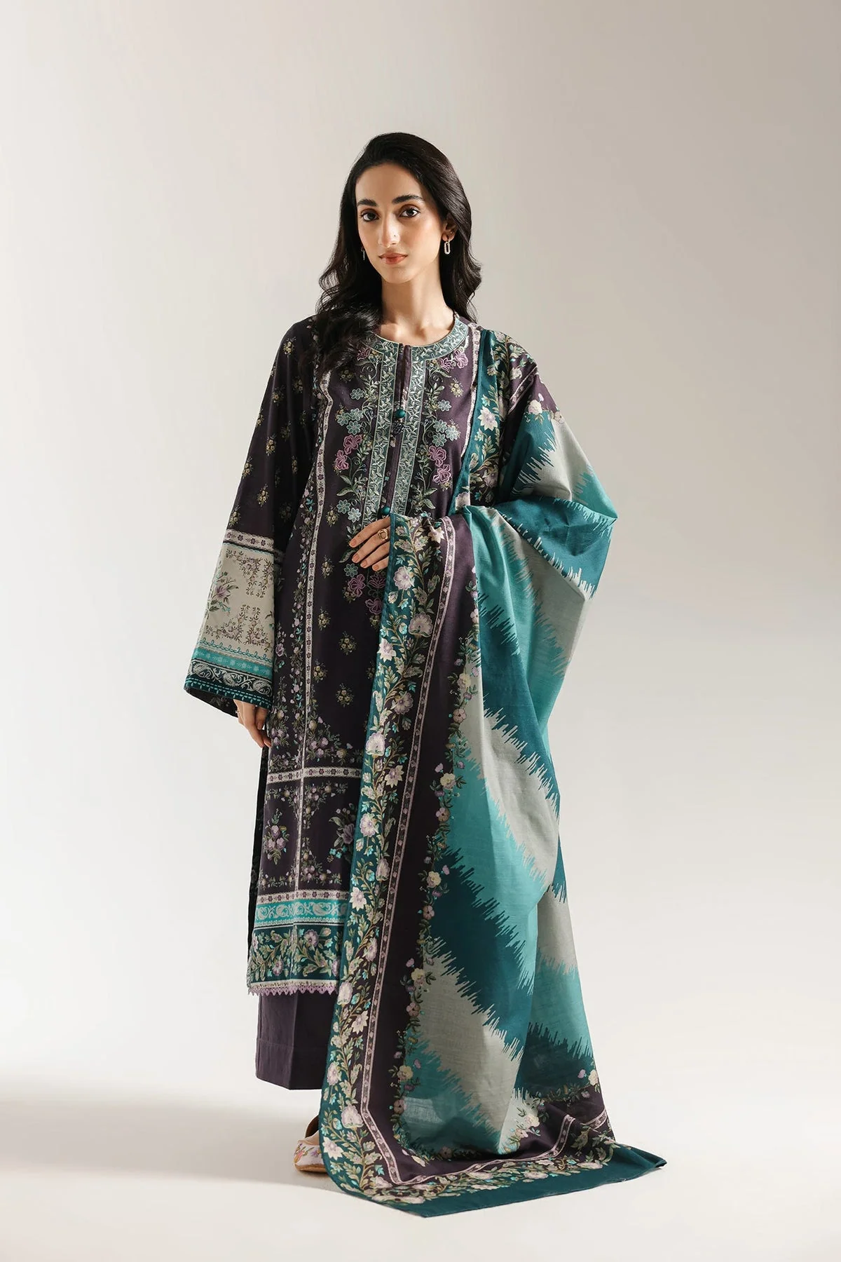 EMBROIDERED SUIT