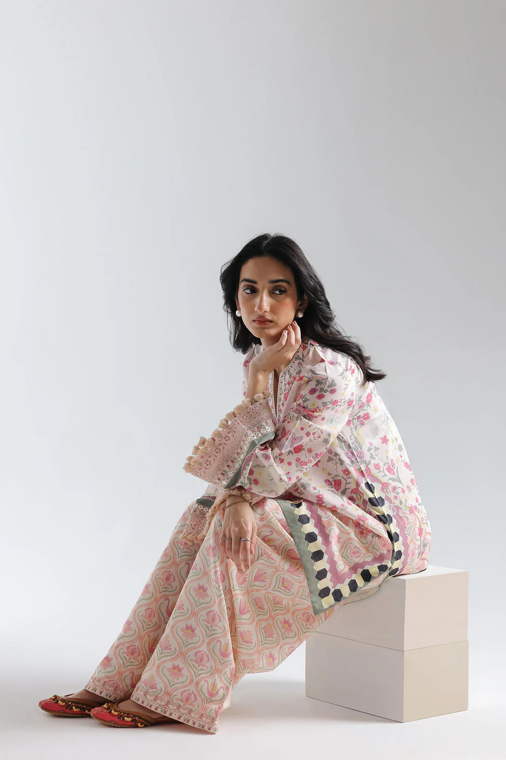 EMBROIDERED SUIT - Image 5