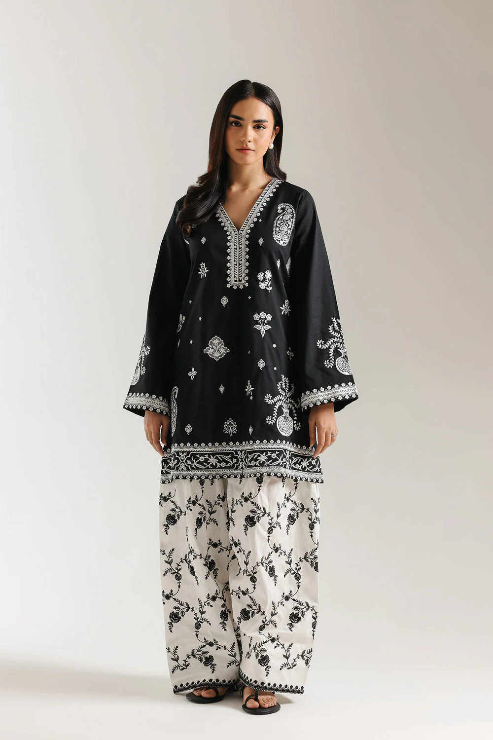 EMBROIDERED SUIT