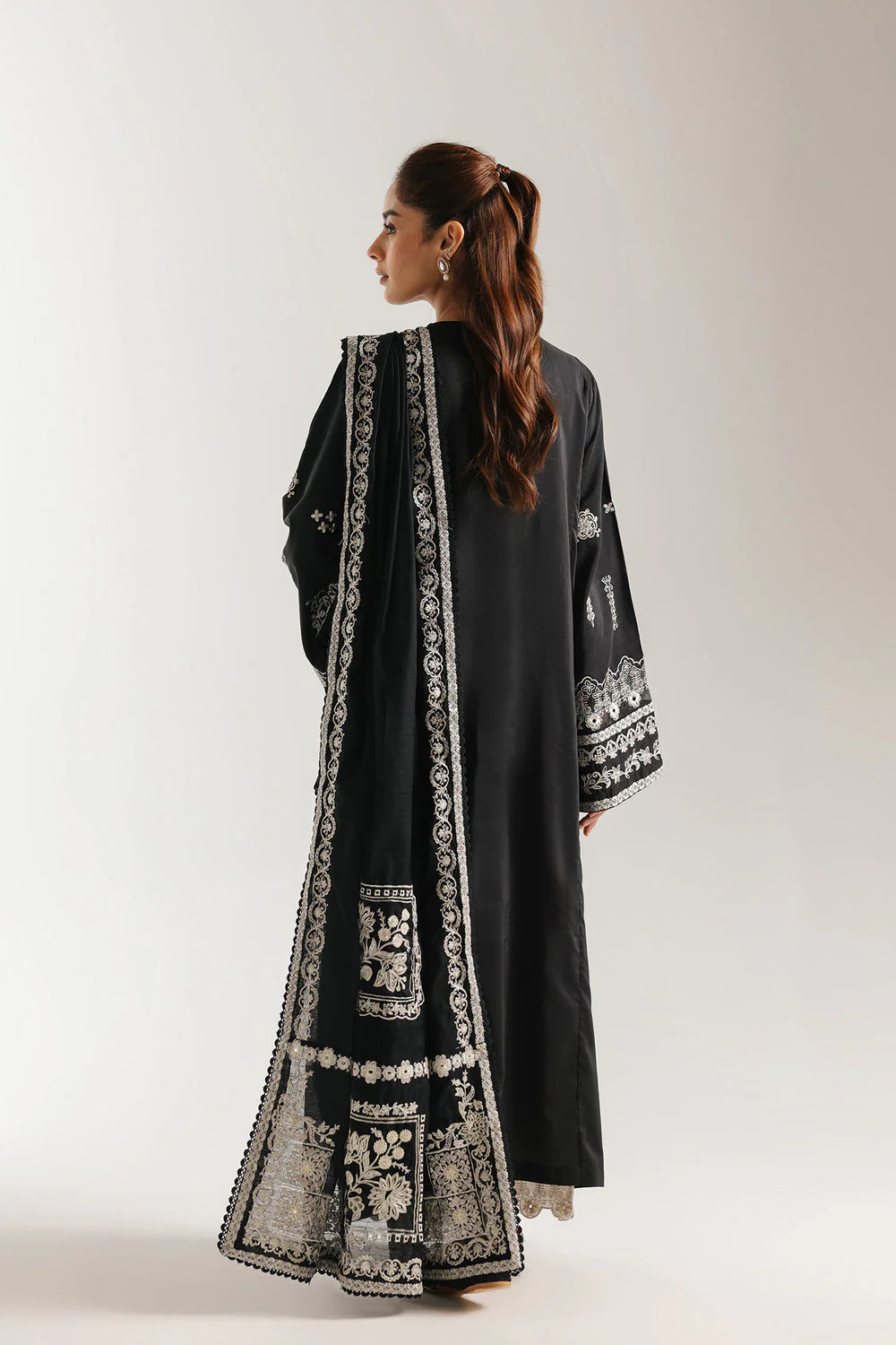 EMBROIDERED SUIT - Image 2