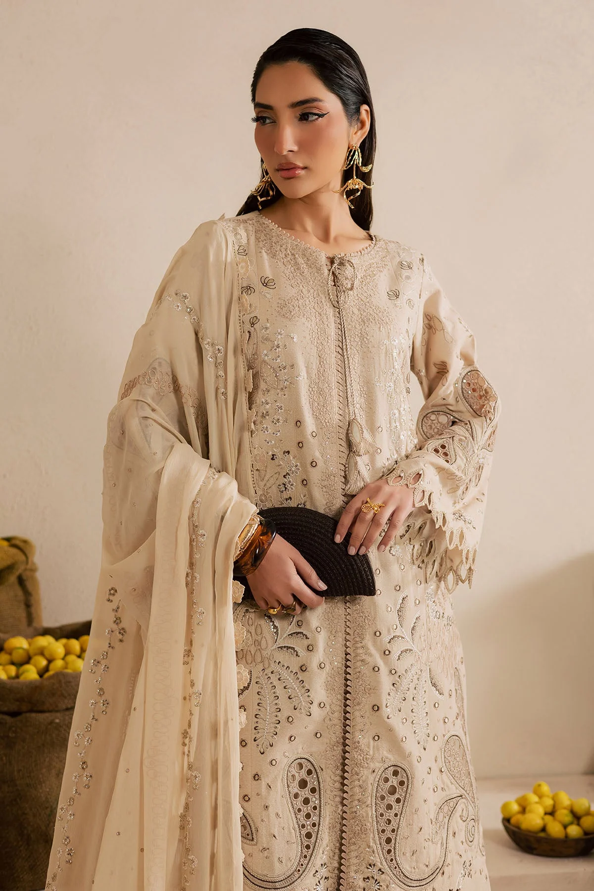 Exclusive Unstitched Karandi - Image 3
