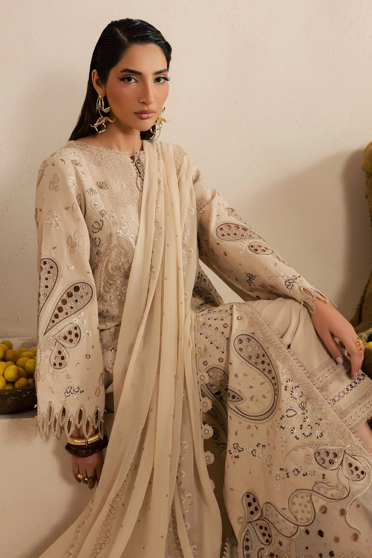 Exclusive Unstitched Karandi - Image 4