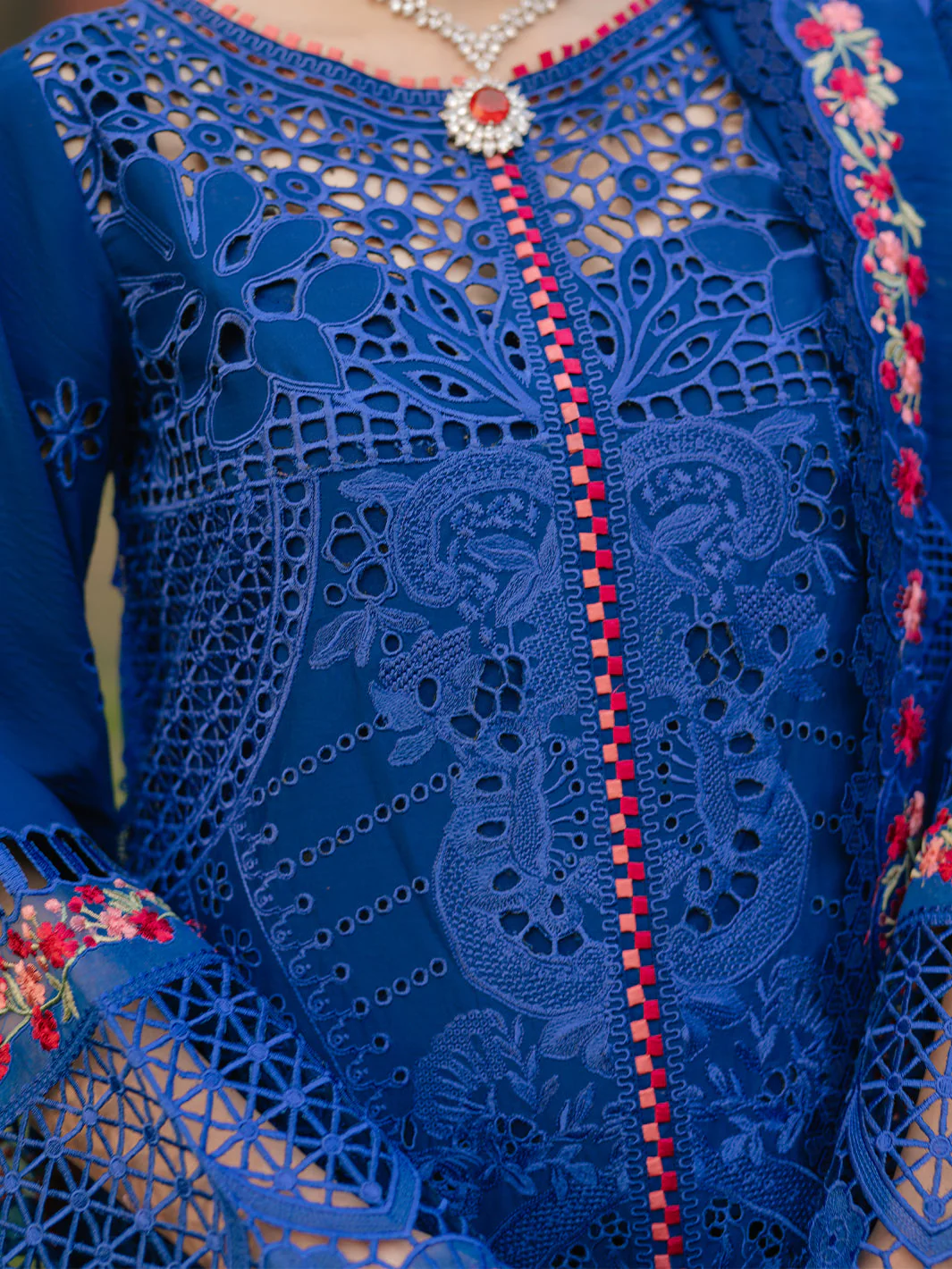 Freesia Embroidered Lawn - Image 9