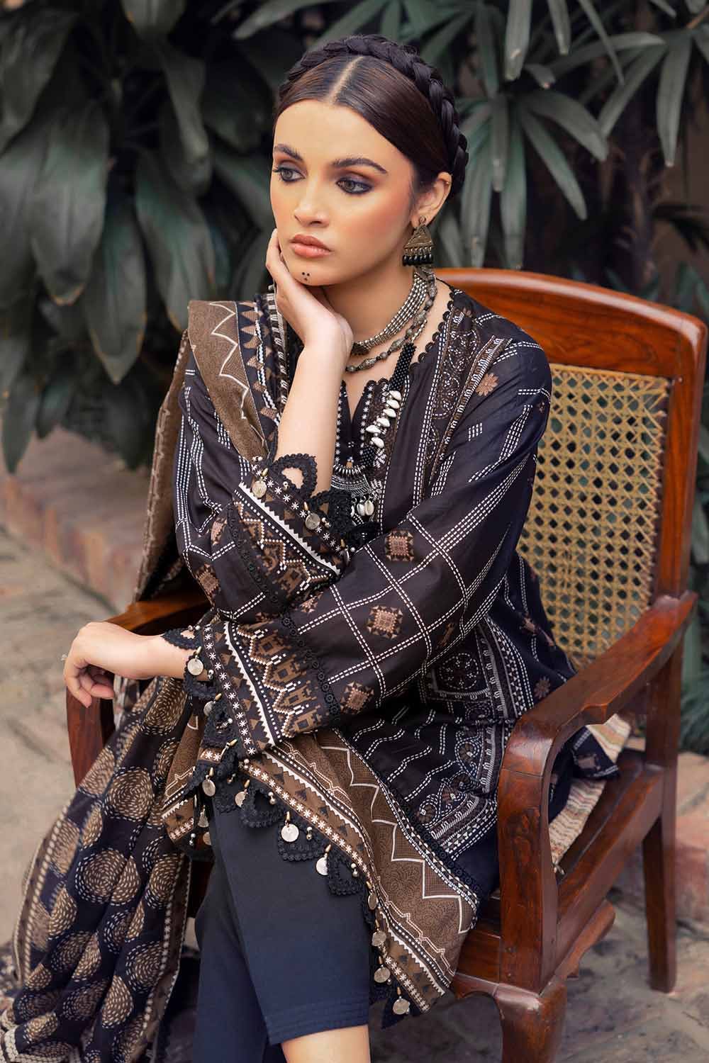 Gul Ahmed 3 Piece Unstitched Printed Lawn Suit CL-42214 - Image 4