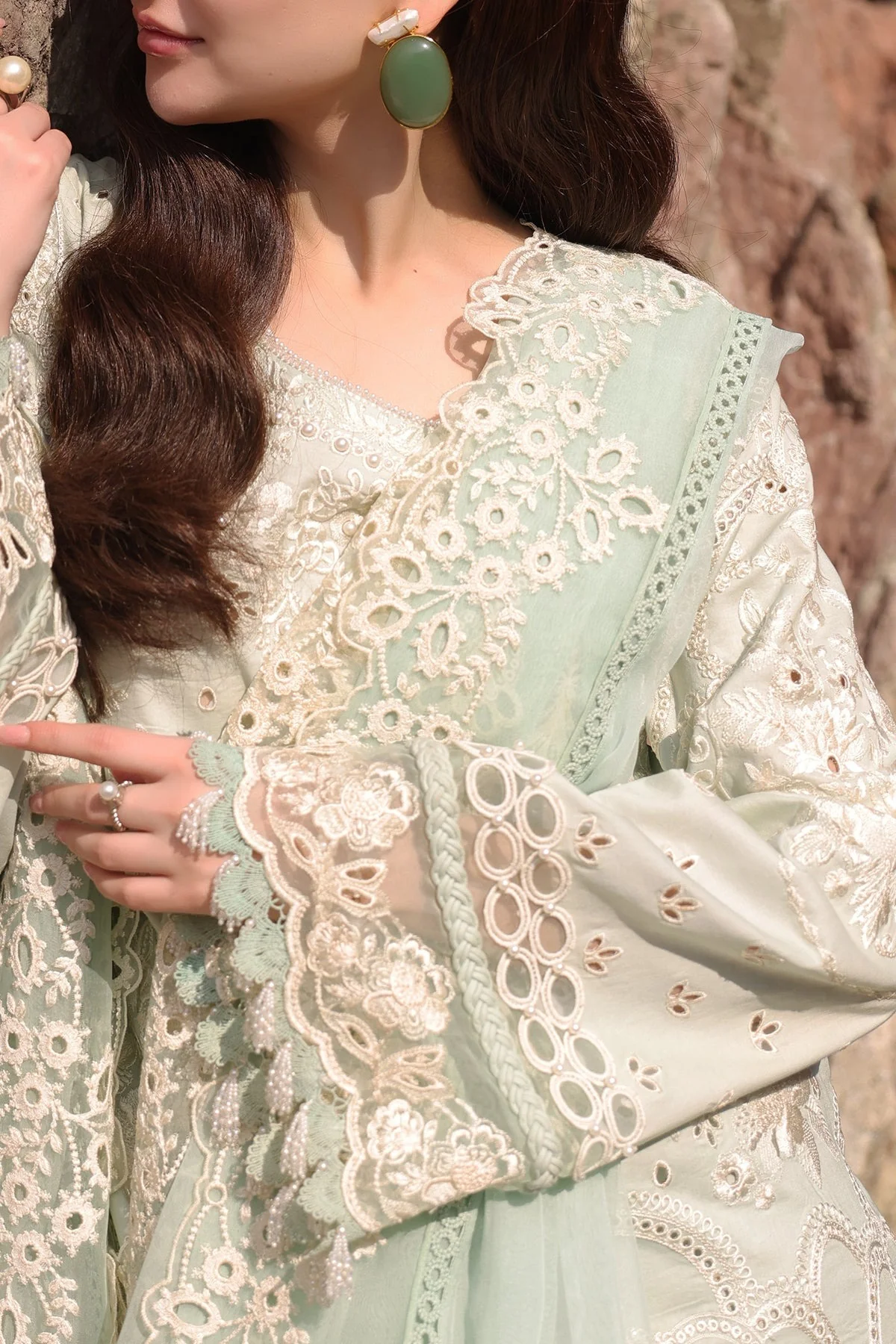 Hania Luxury Lawn - Image 4
