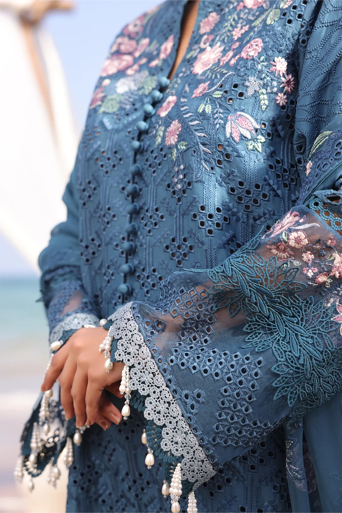 Hania Luxury Lawn - Image 3
