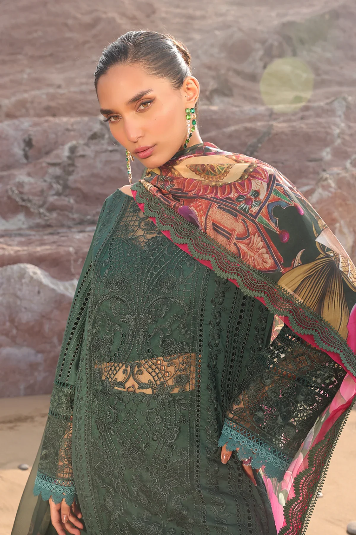 Hania Luxury Lawn - Image 2