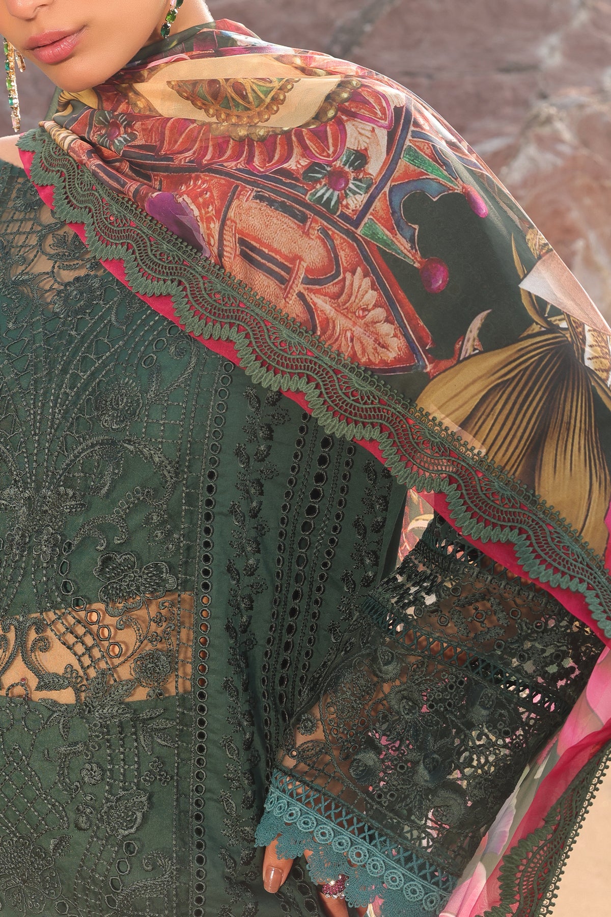 Hania Luxury Lawn - Image 3