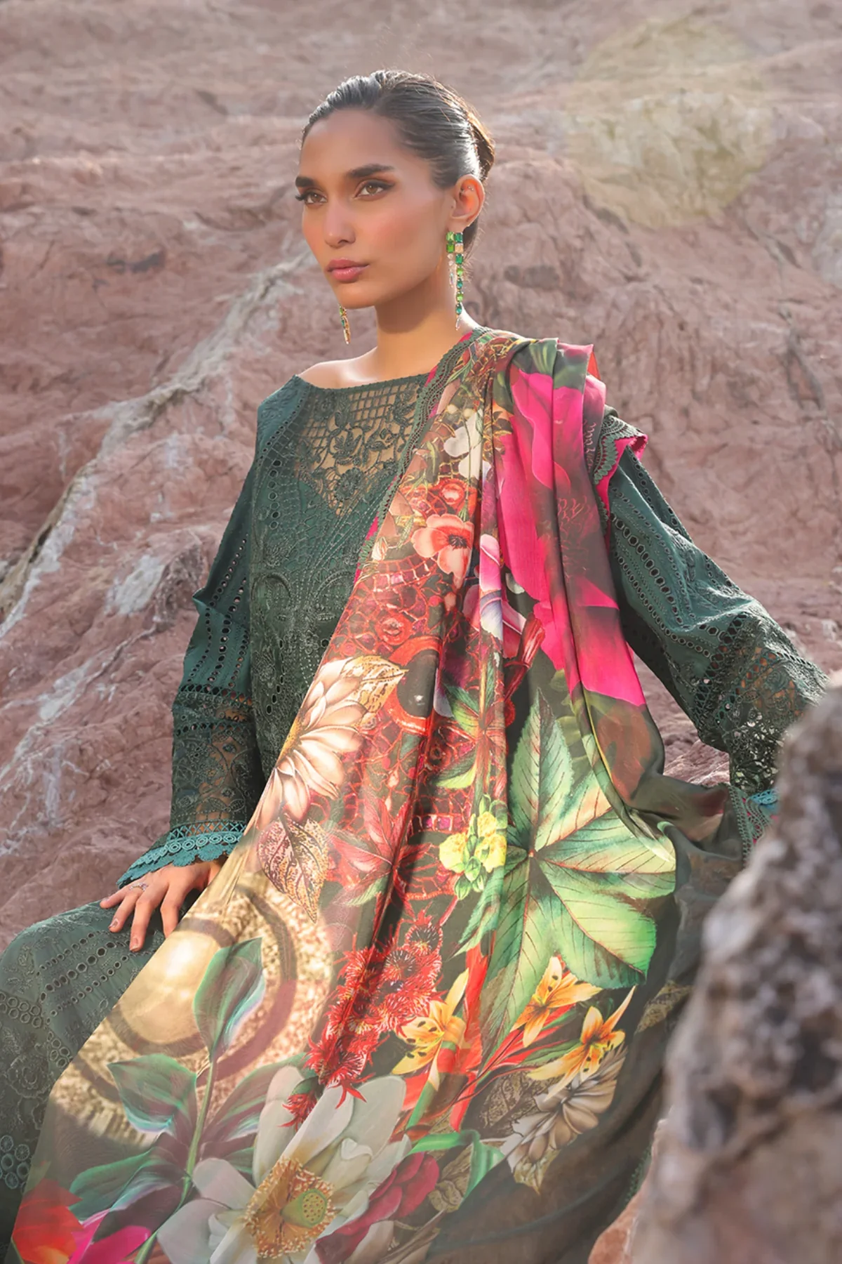 Hania Luxury Lawn - Image 4