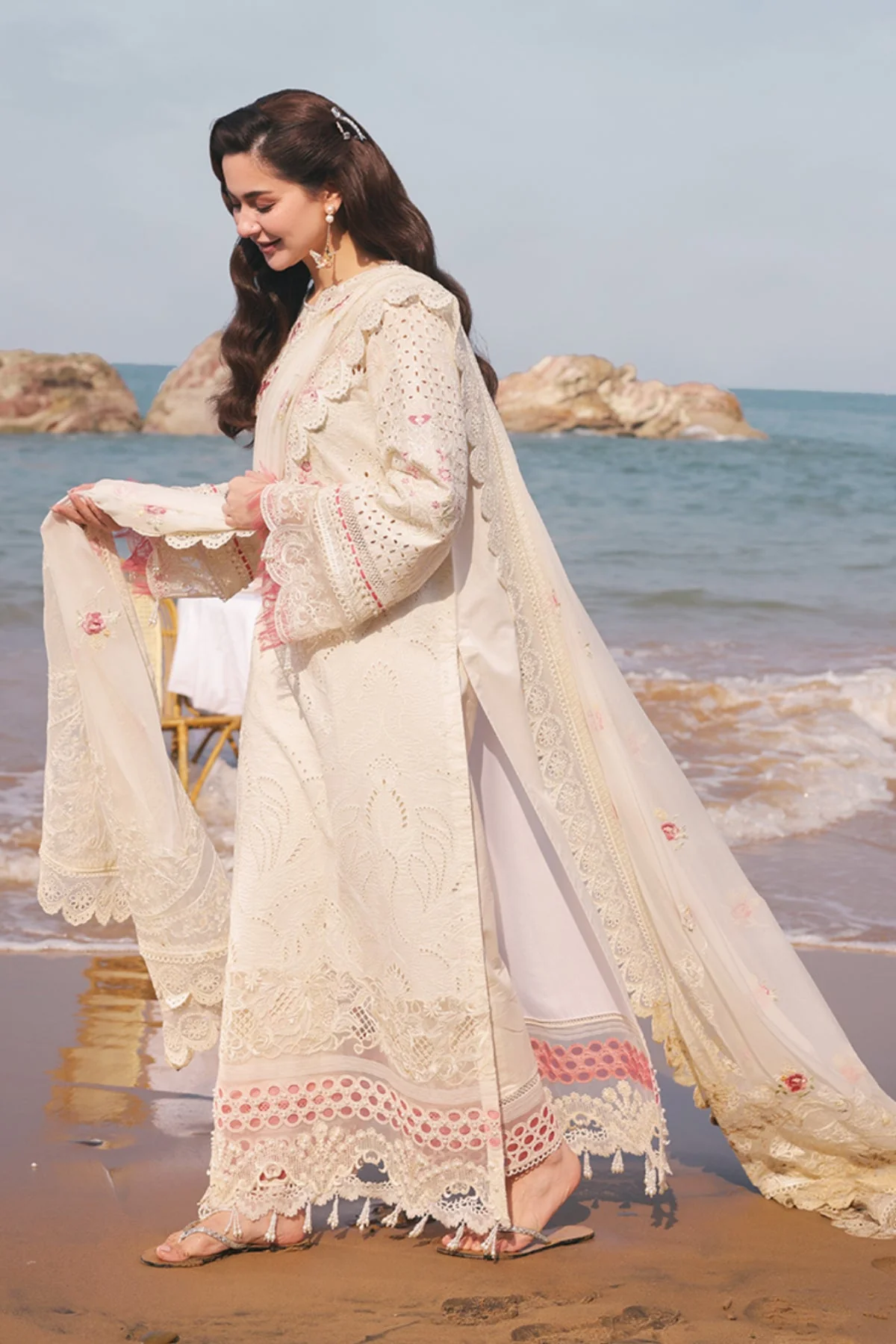 Hania Luxury Lawn - Image 4