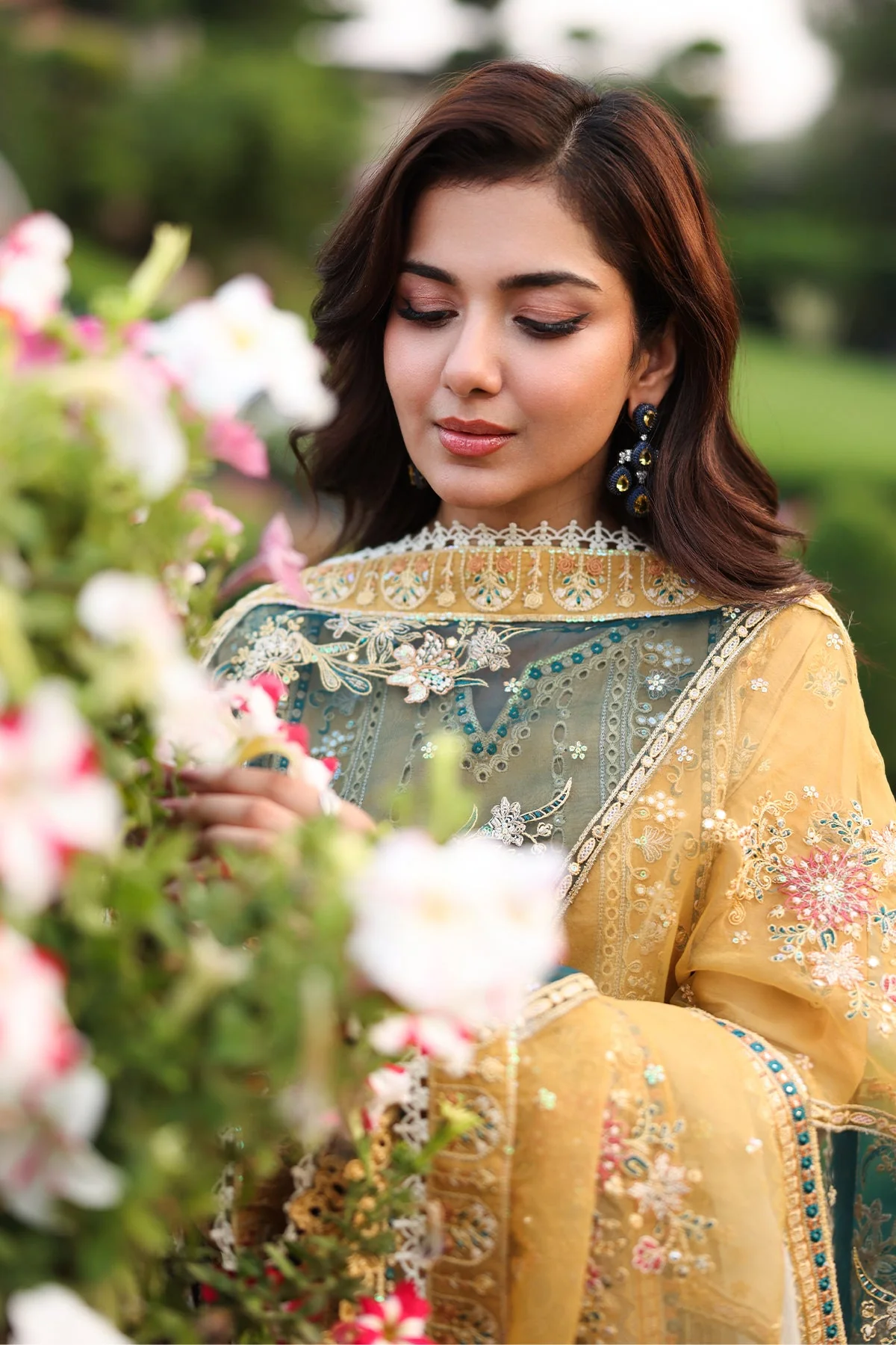 Hayam Luxury Lawn - Image 3
