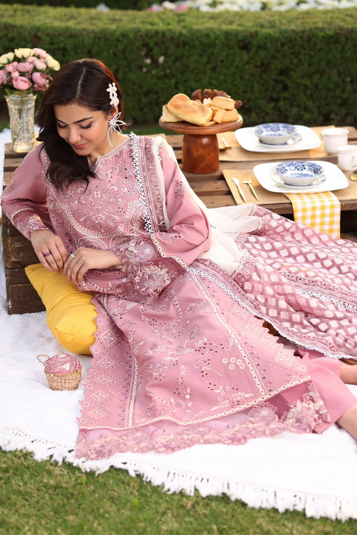Hayam Luxury Lawn - Image 3