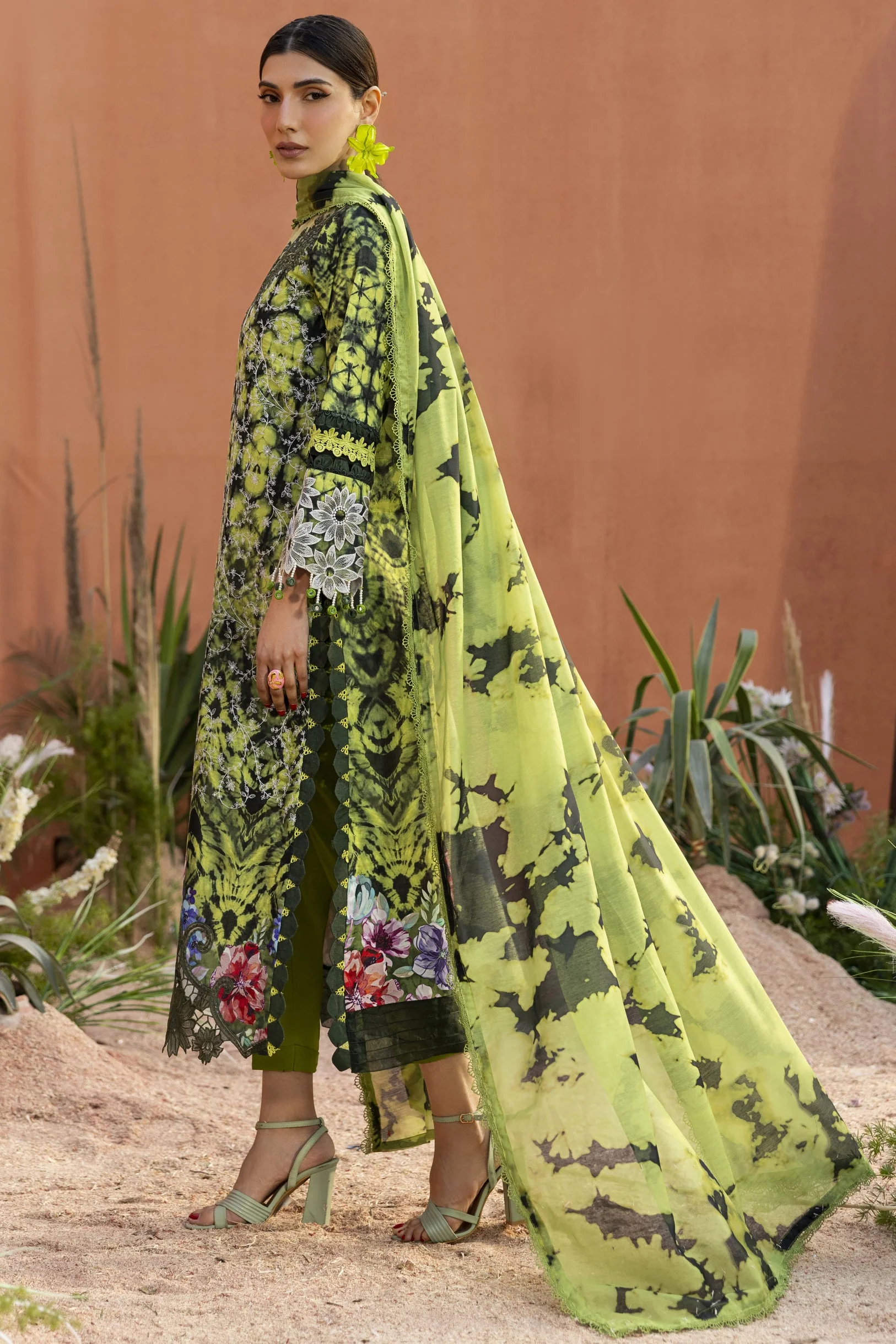 Ivy Bloom Lawn 3 PC - Image 3
