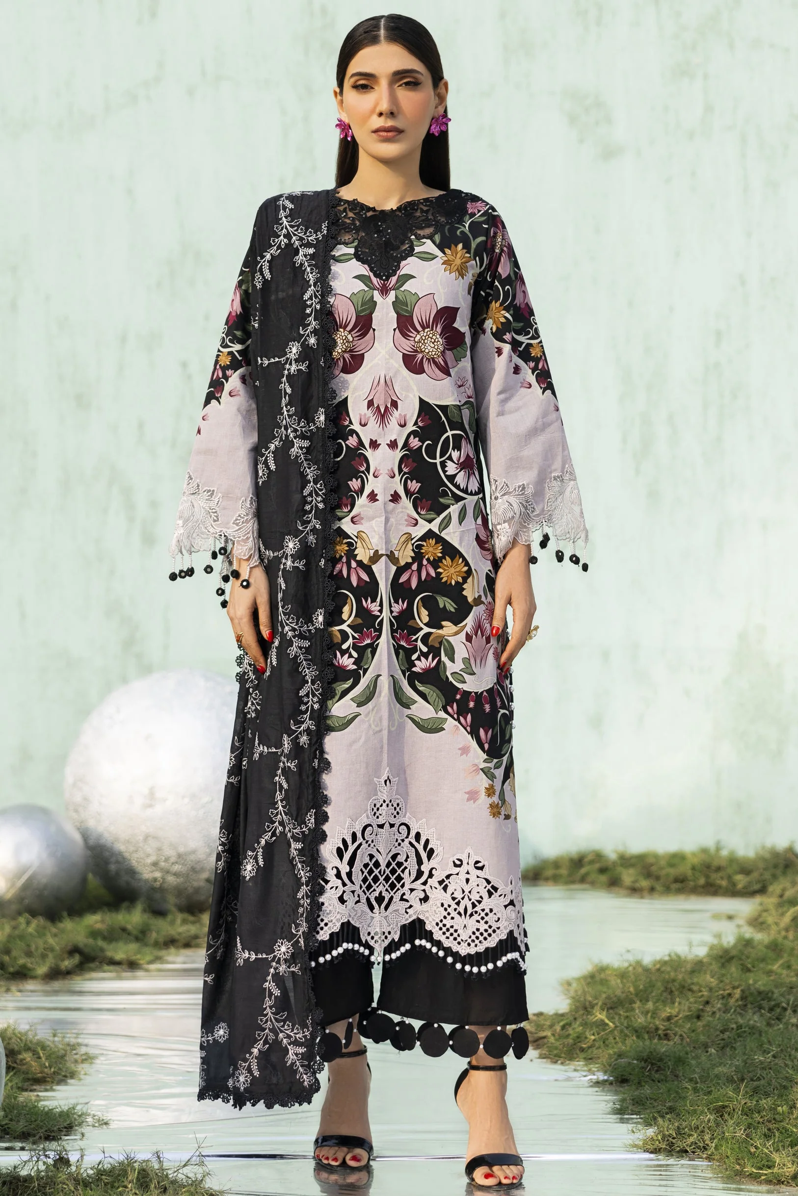 Ivy Bloom Lawn 3 PC
