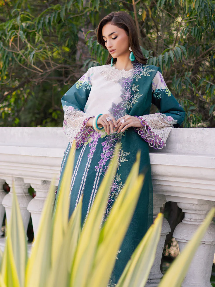 Ivy Bloom Lawn - Image 3