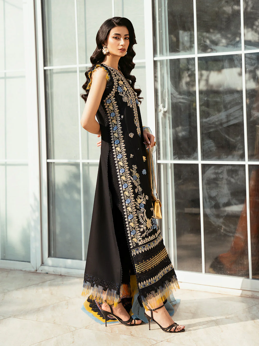 Kayra Embroidered Lawn - Image 7