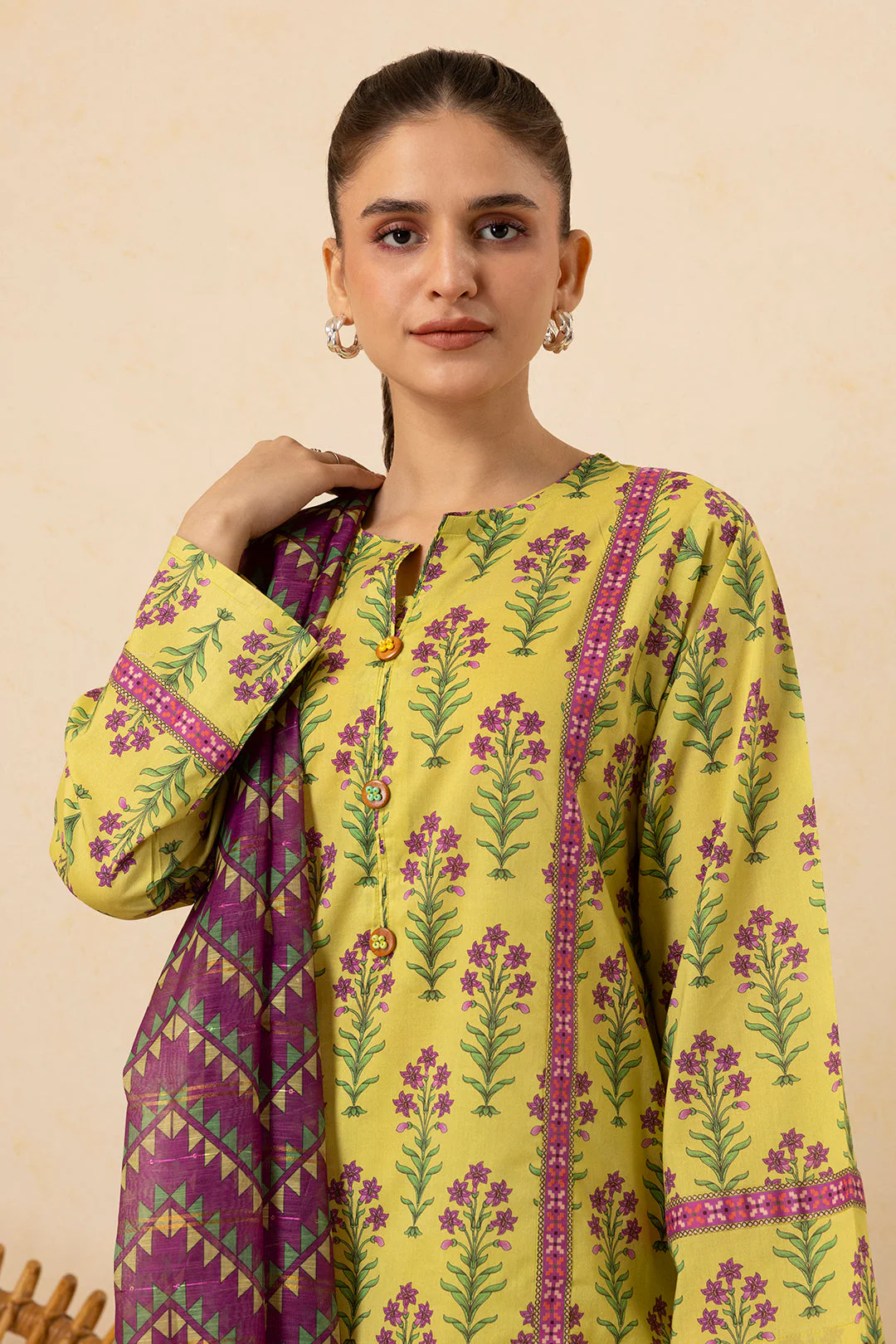 Kurta Dupatta Trouser - Image 3
