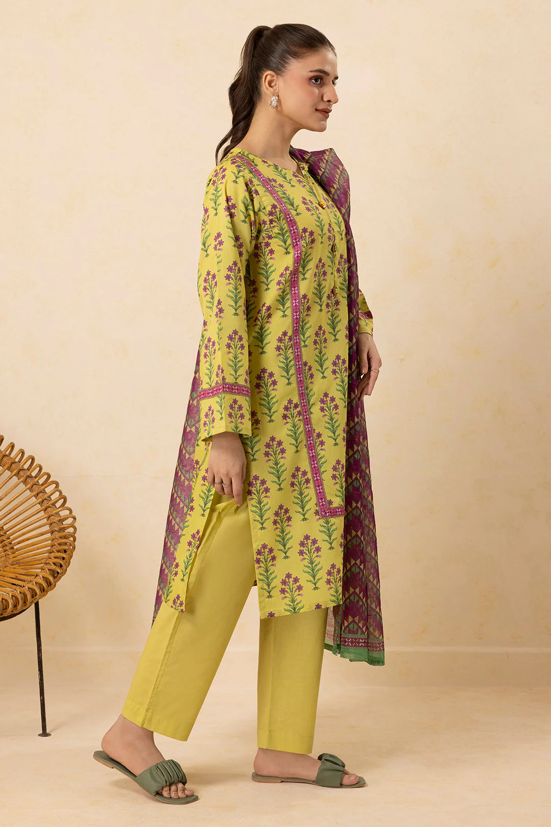 Kurta Dupatta Trouser - Image 4