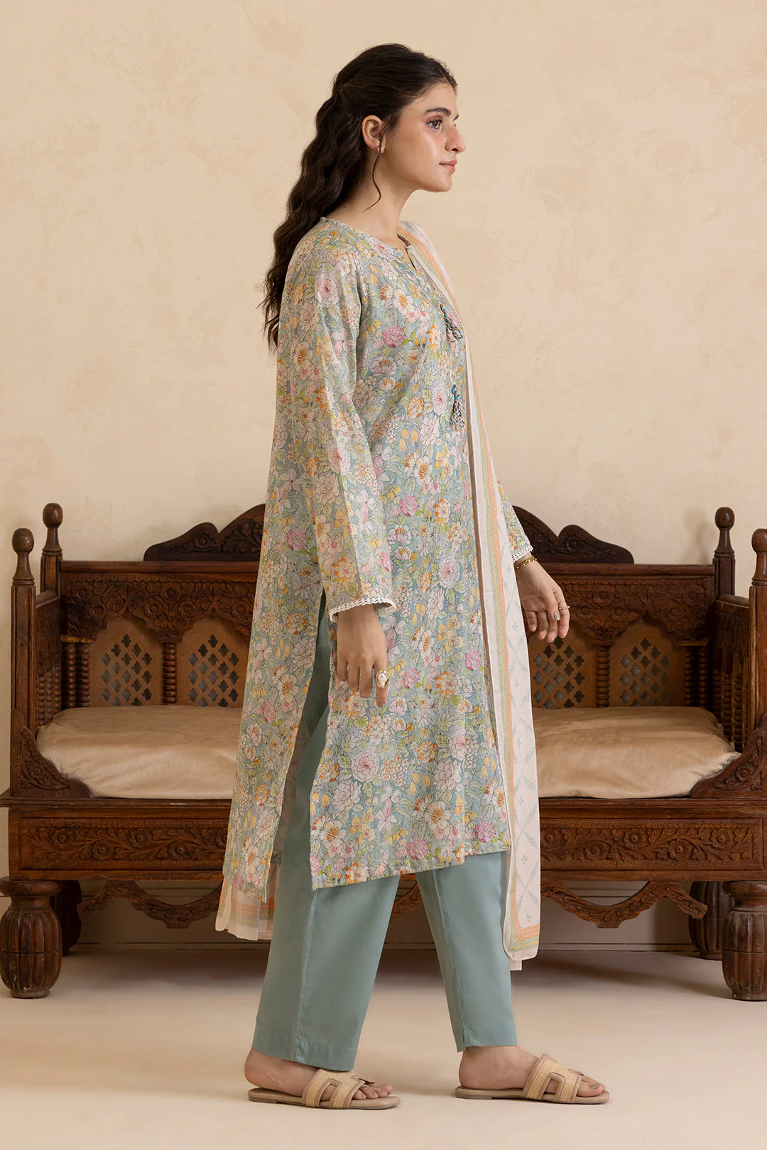 Kurta Dupatta Trouser - Image 3