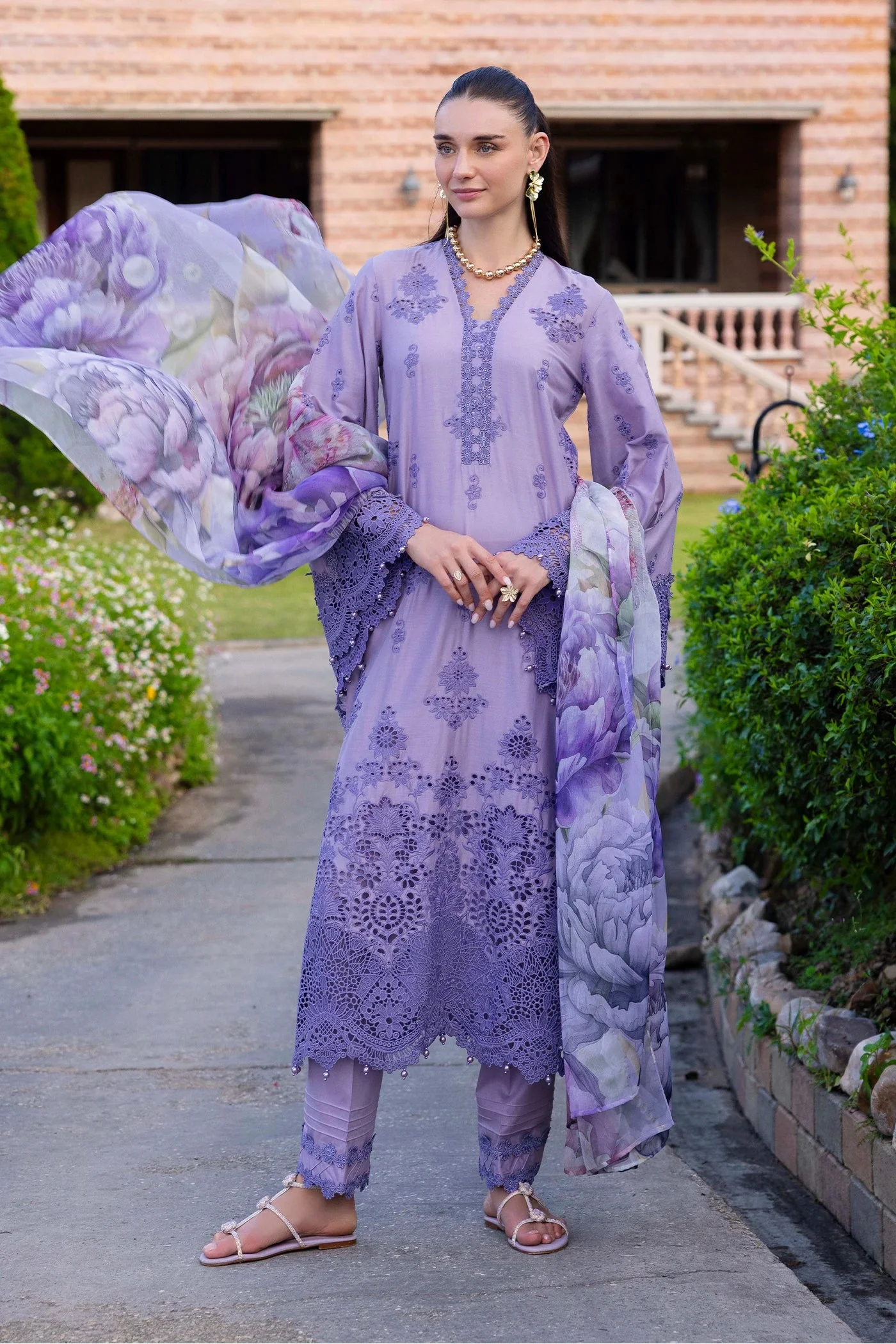 LASSERKARI-EID PETALS